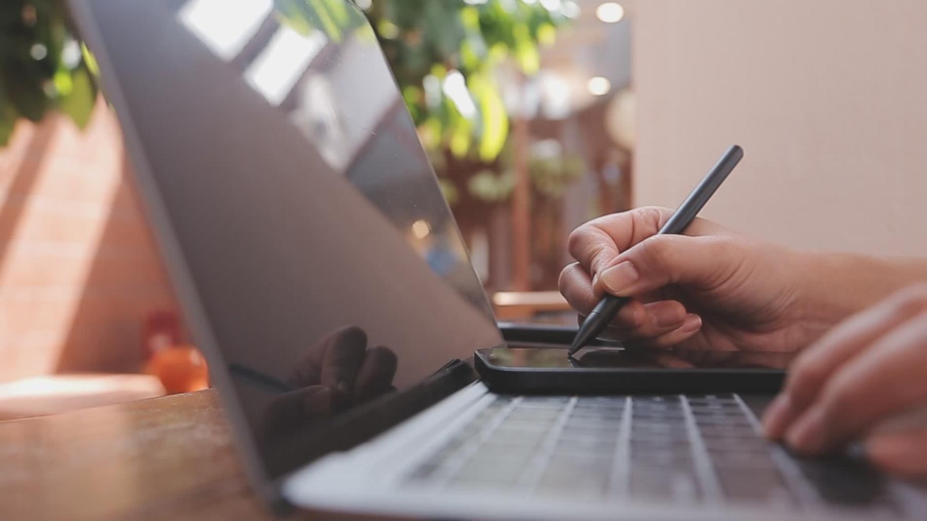 Рабочий процесс финансового аналитика с документами